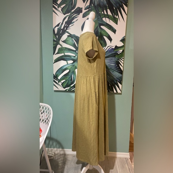 🫒Universal Thread Olive Maxi Dress🍸 - Picture 4 of 5